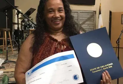 Gina Richie Receives the Sybil Bentley Dove Award From the WMU Foundation
